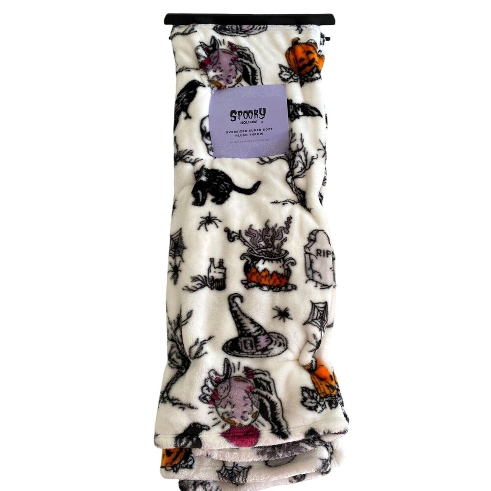 NWT Spooky Hollow Halloween Spooky Witchy Super soft Throw Blanket 60” X 70”